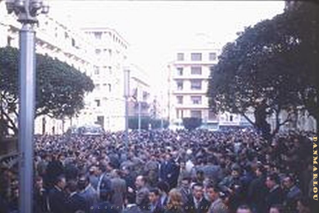 Oran 1958  Place des Victoires.JPG